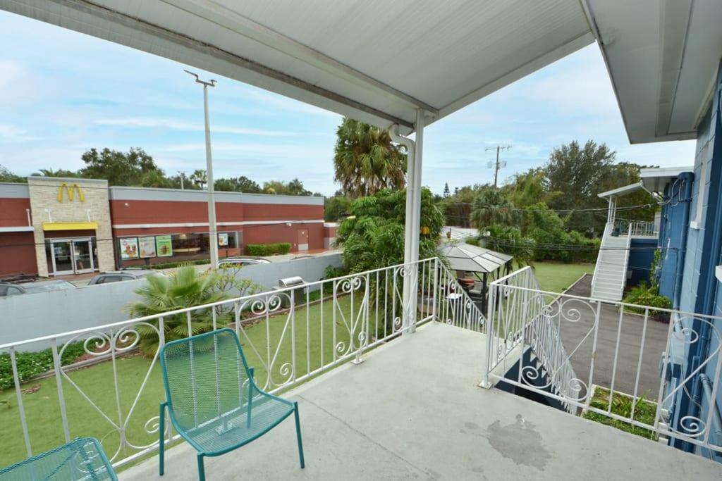 New Huge Green Garden 1Br Tampa Exterior photo